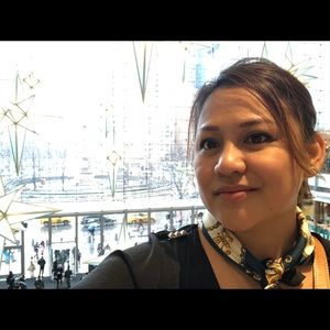 Meet your Posher, Joi